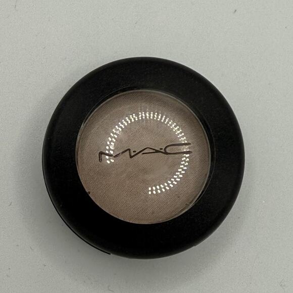 M.A.C Eye Shadow Fard a Paupieres Shroom Satin 0.05 Oz - Picture 2 of 4